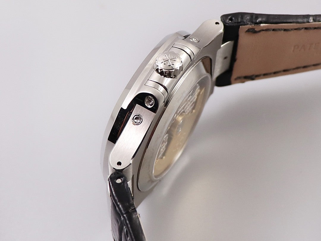 Nautilus 5726 Moonphase Automatic – Black Dial, Leather Strap | 40.5mm