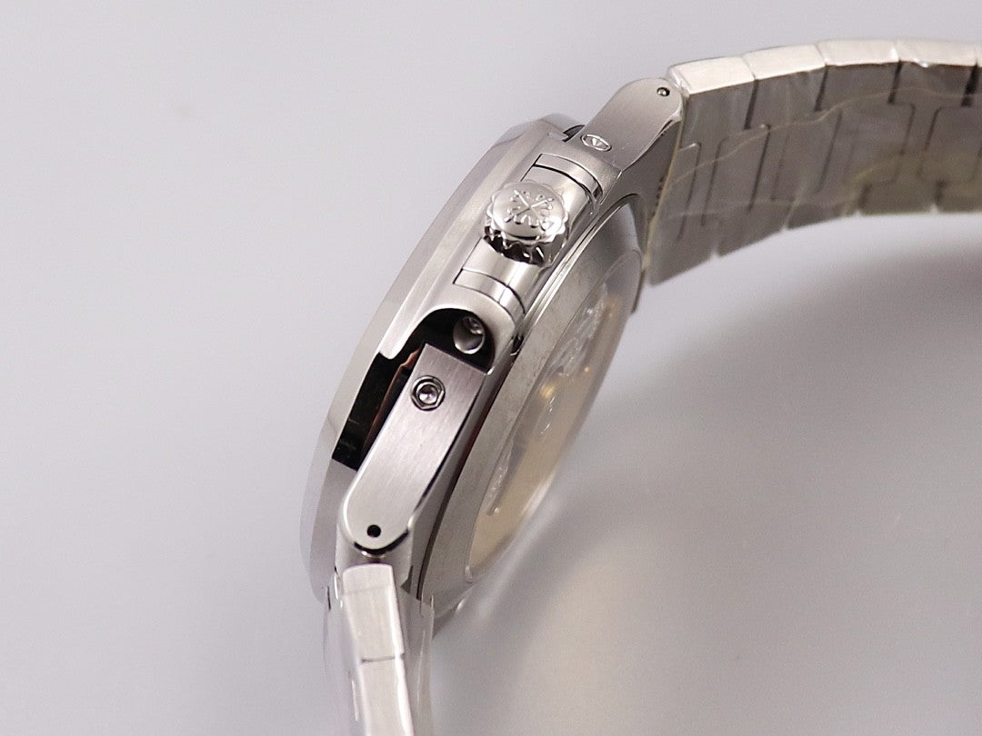 Nautilus 5726 Moonphase Automatic – White Dial | 40.5mm