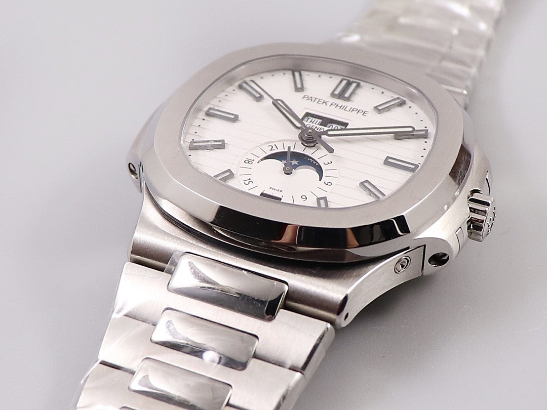 Nautilus 5726 Moonphase Automatic – White Dial | 40.5mm