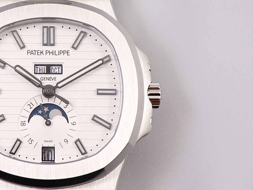 Nautilus 5726 Moonphase Automatic – White Dial | 40.5mm