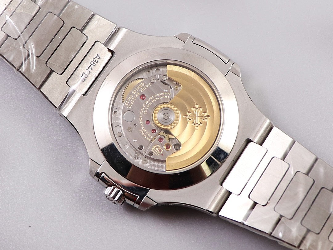 Nautilus 5726 Moonphase Automatic – White Dial | 40.5mm