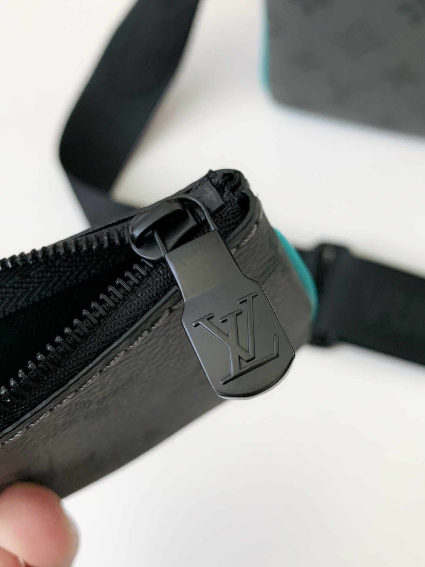 Trio Messenger Bag