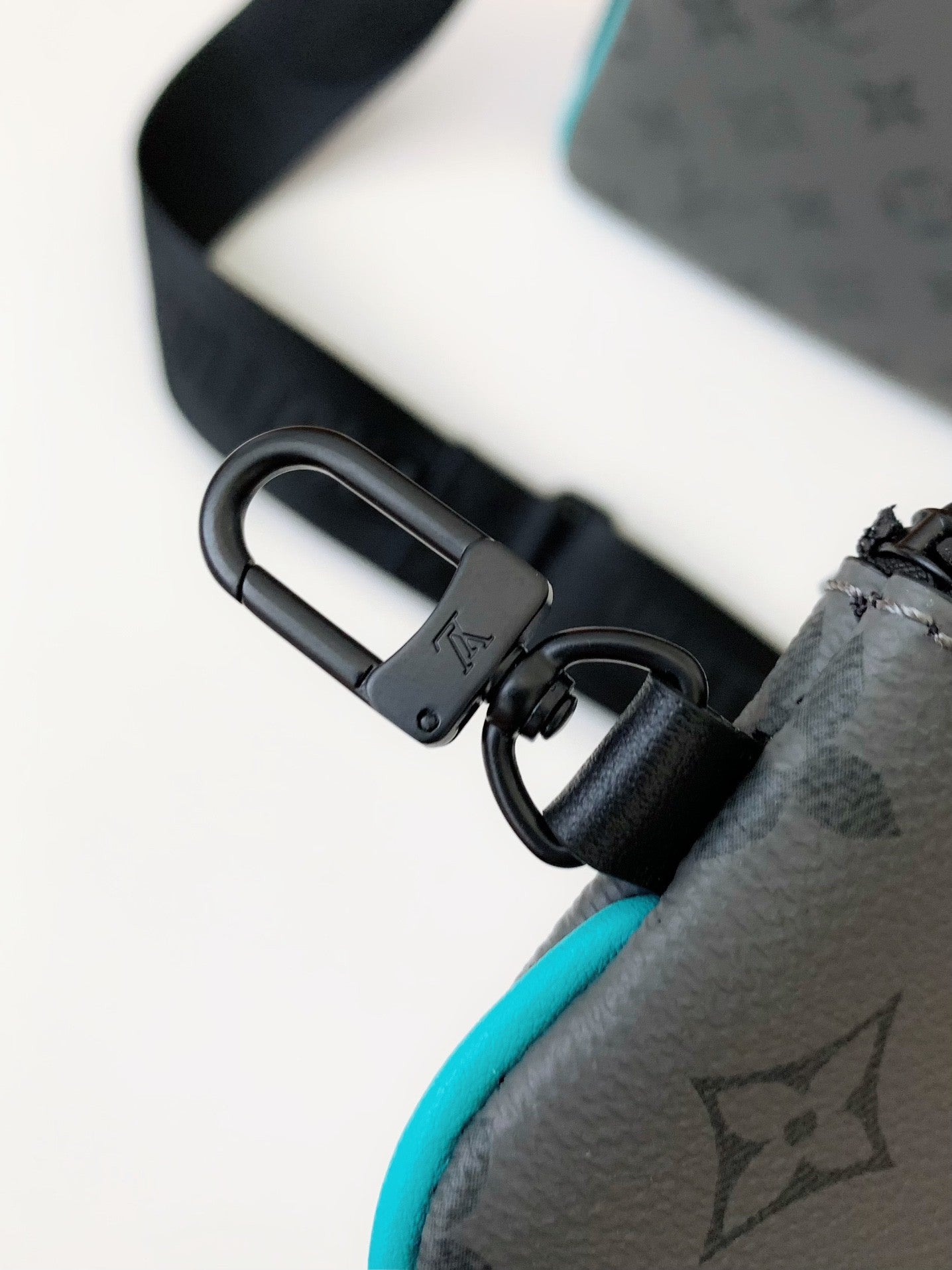 Trio Messenger Bag