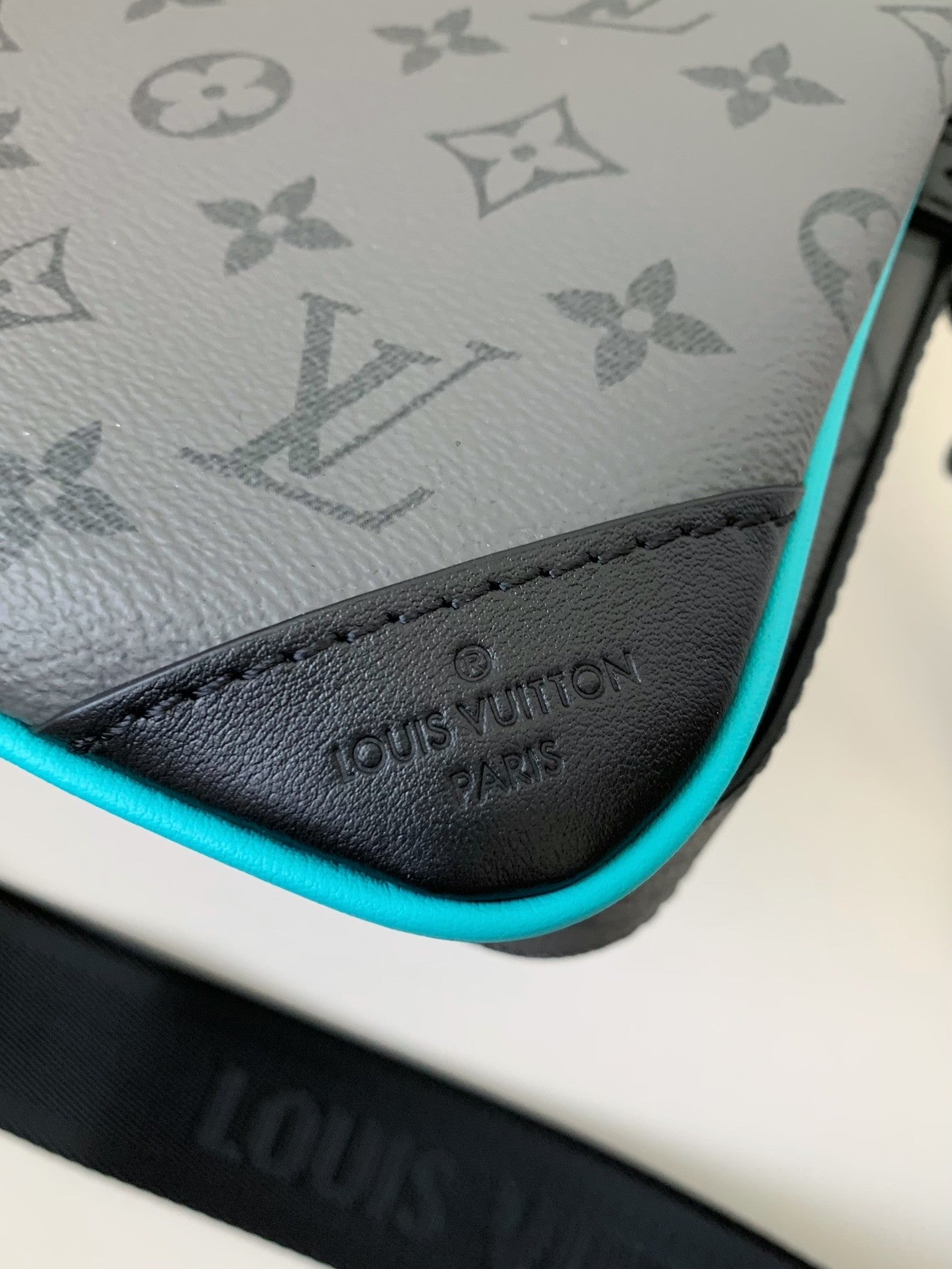 Trio Messenger Bag