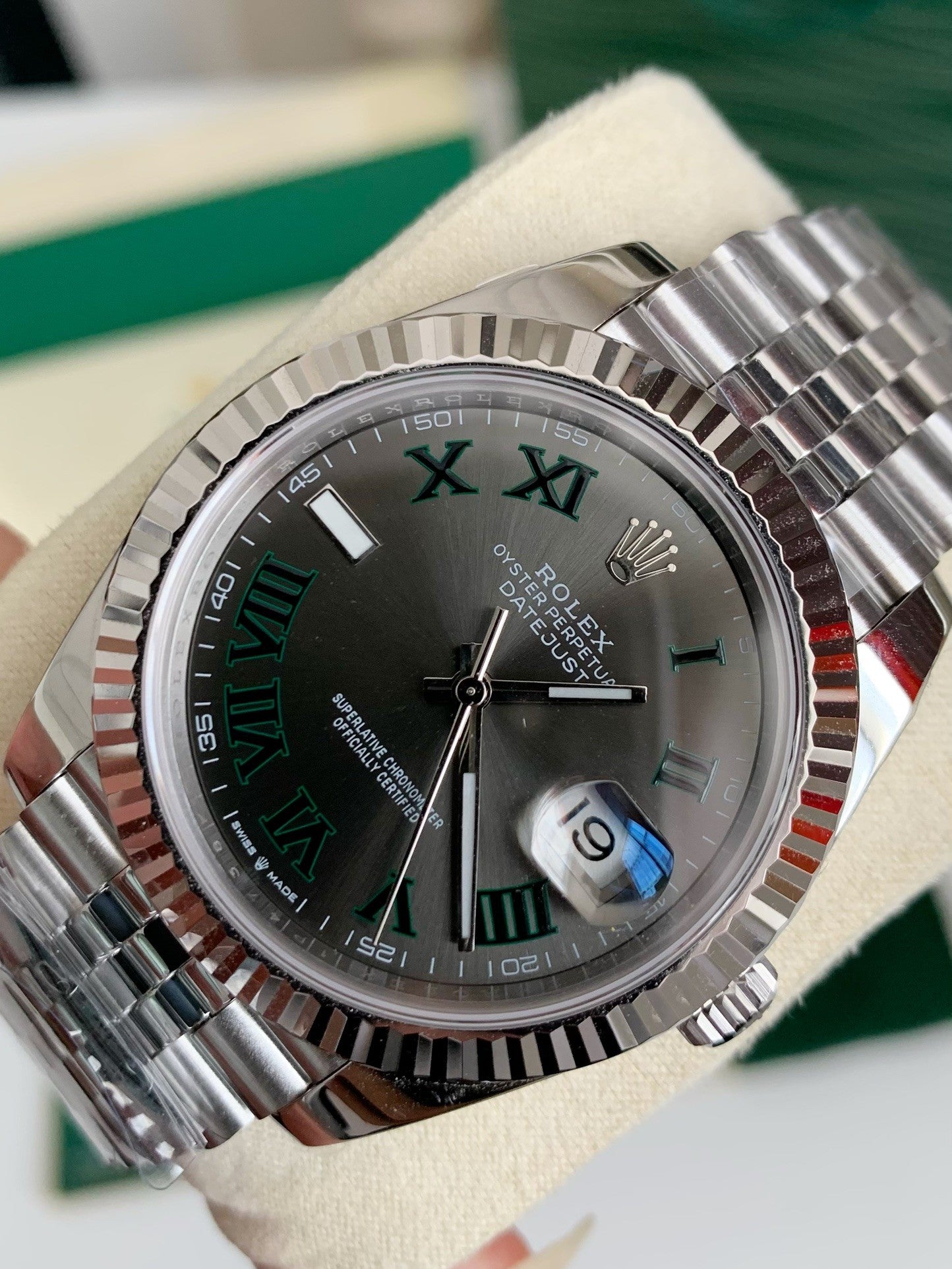 Datejust Style Watch – Dark Grey Dial, Fluted Bezel, 41mm Stainless Steel