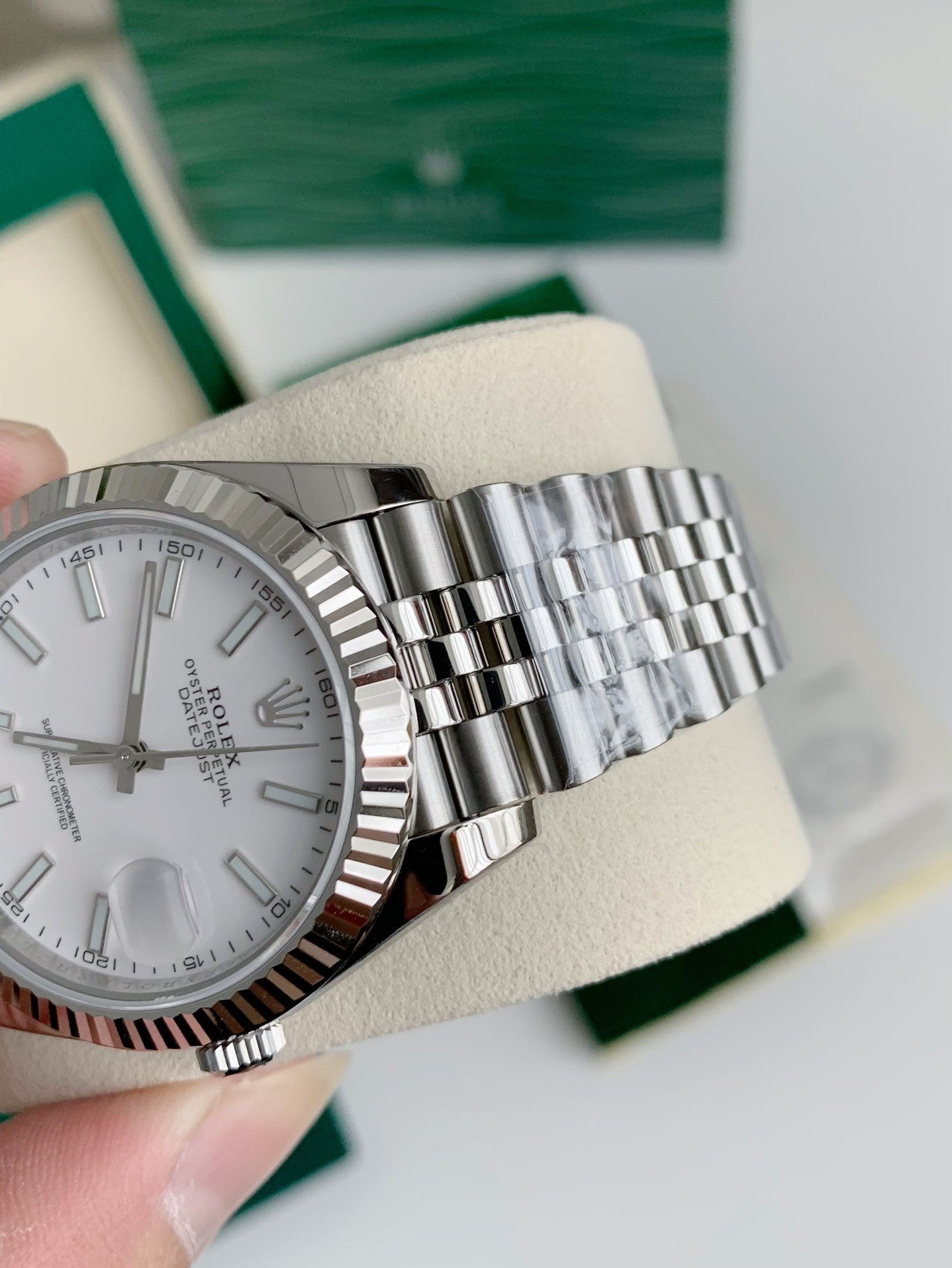 Datejust Style Watch – White Dial, Fluted Bezel, 41mm Stainless Steel