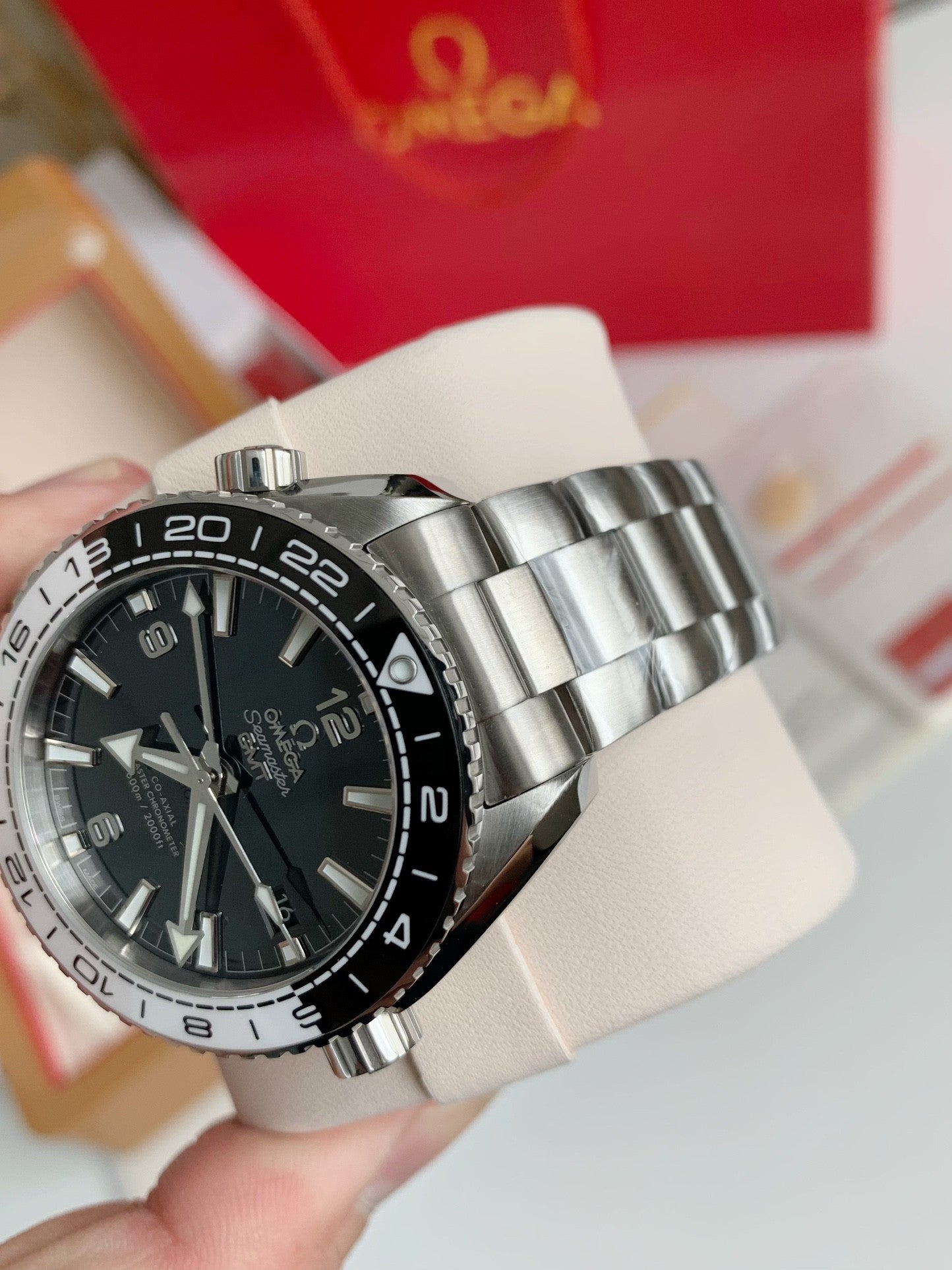 Seamaster Planet Ocean 600M GMT – Black & White Bezel Edition, 43.5mm