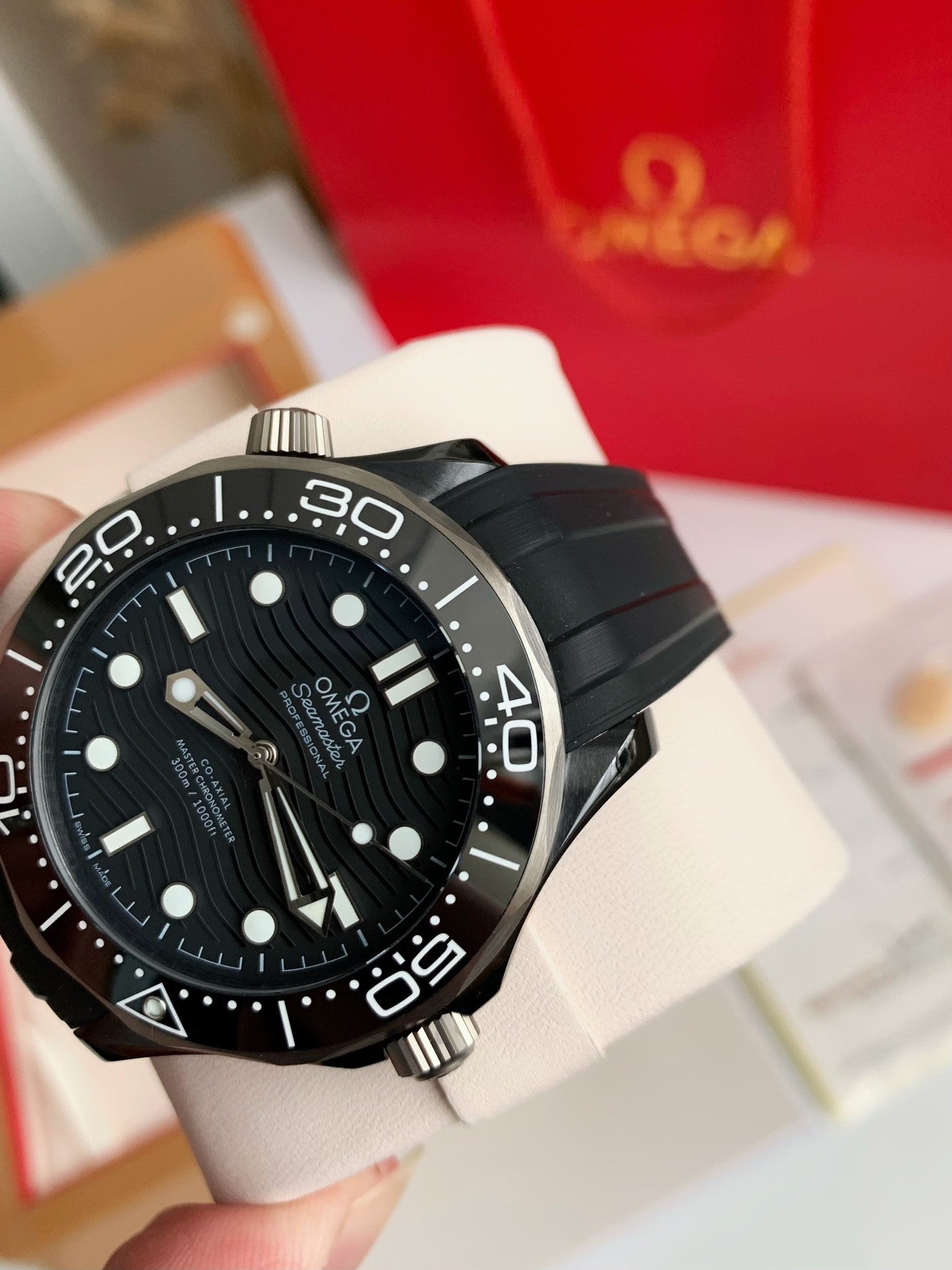 Seamaster Diver 300M – Black Ceramic Bezel, Wave Dial, Co-Axial Master Chronometer, 43.5mm