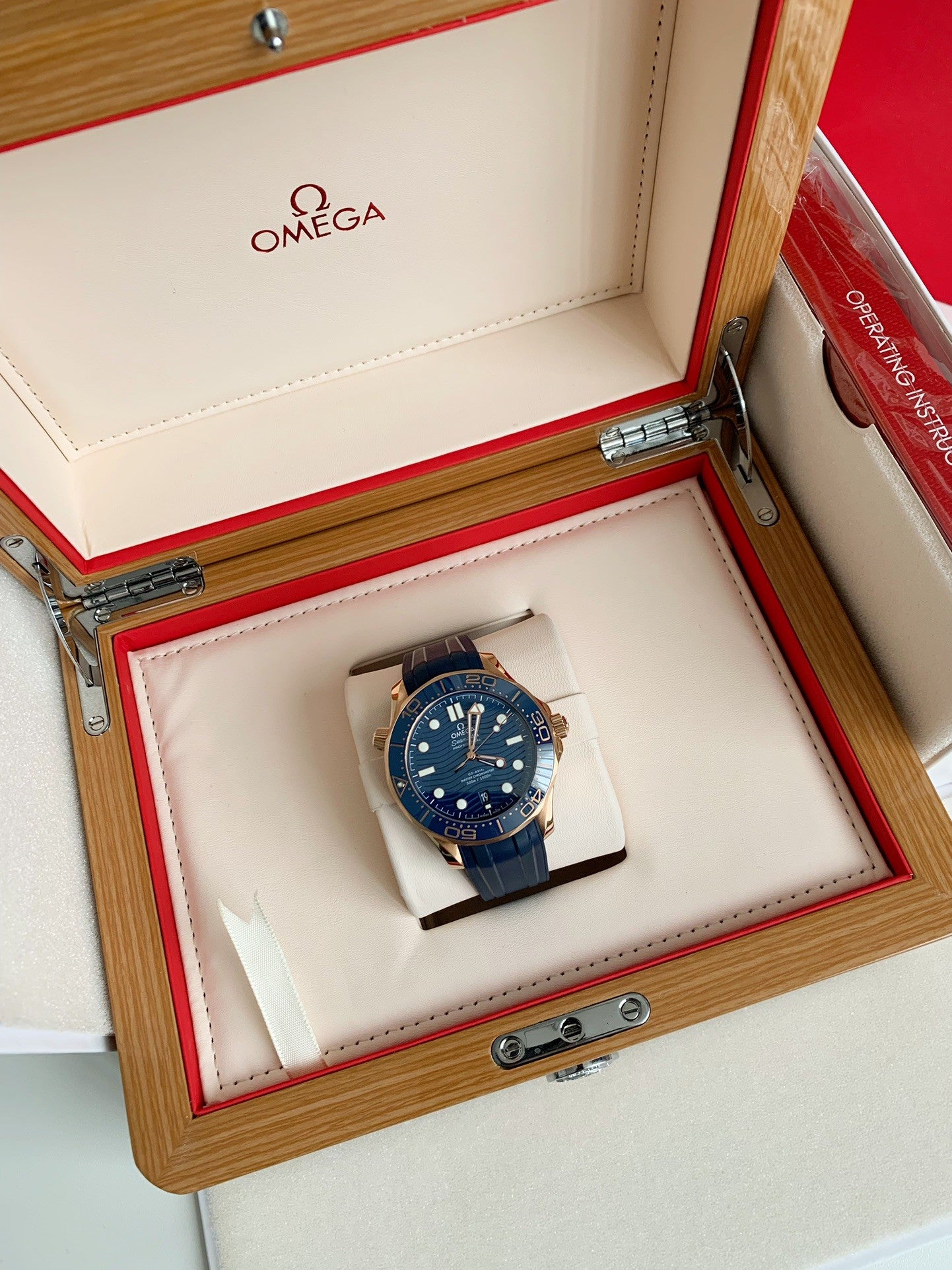 Seamaster Diver 300M – Blue Ceramic & Gold-Tone Edition, Co-Axial Master Chronometer, 43.5mm