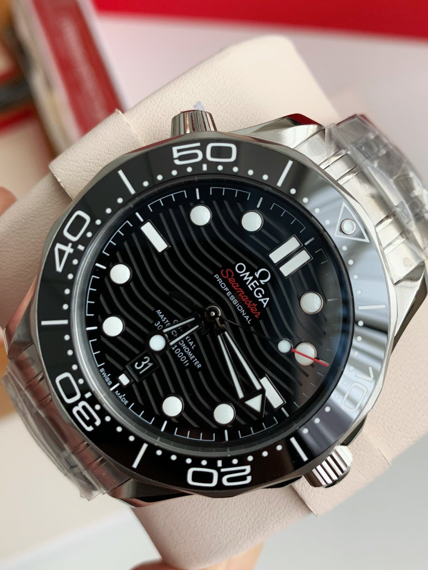 Seamaster Diver 300M – Black Ceramic Bezel, Wave Dial, Co-Axial Master Chronometer, 43.5mm