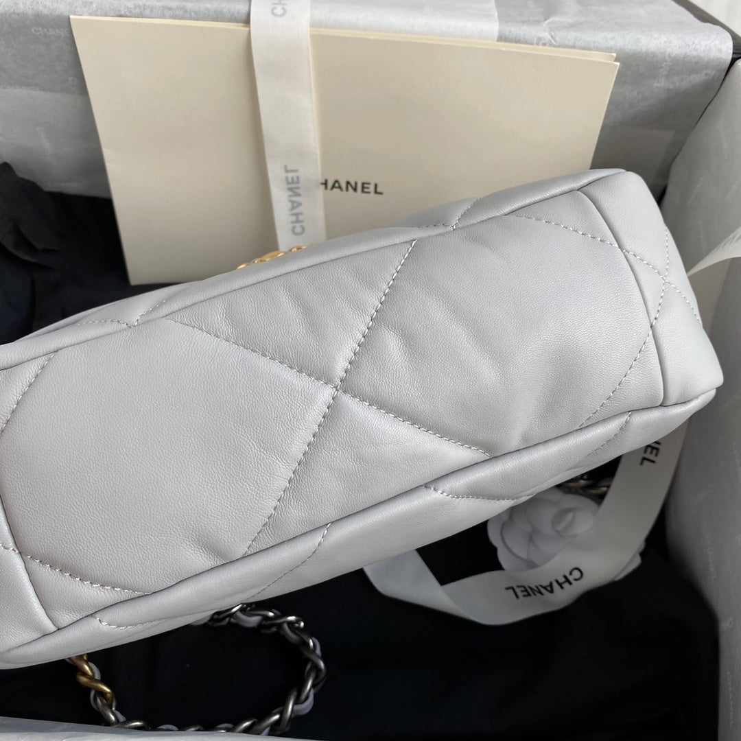 19 Flap Bag 26 cm