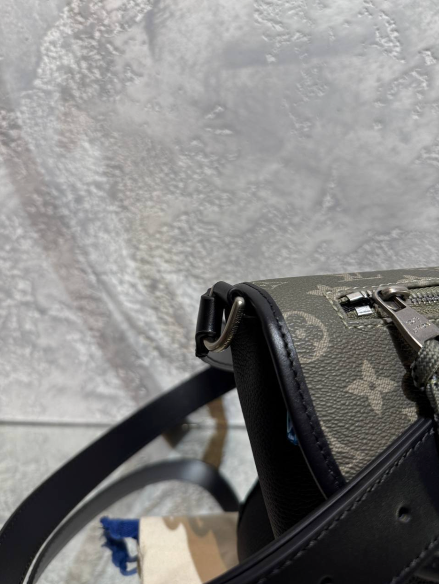 Pulse Messenger Bag