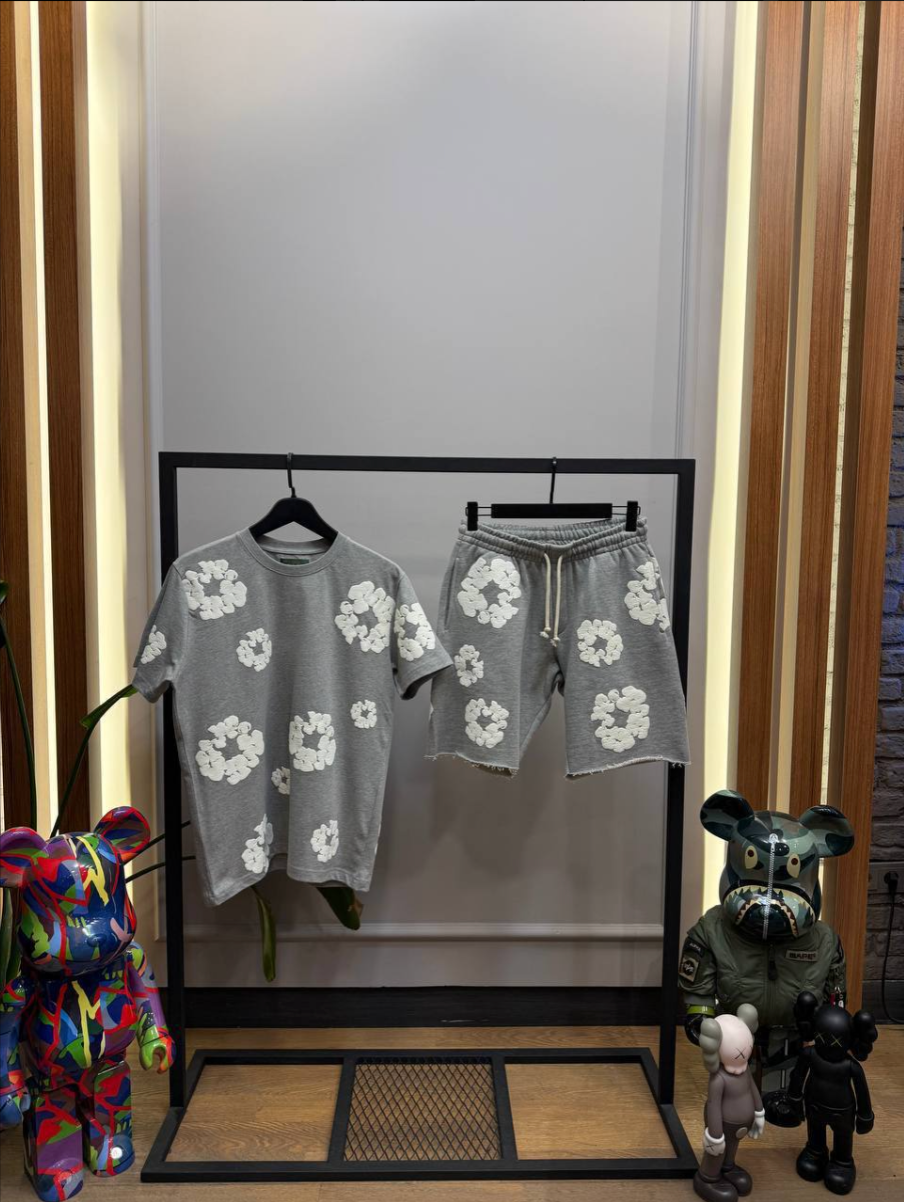 Gray Flower Print T-Shirt & Shorts Set