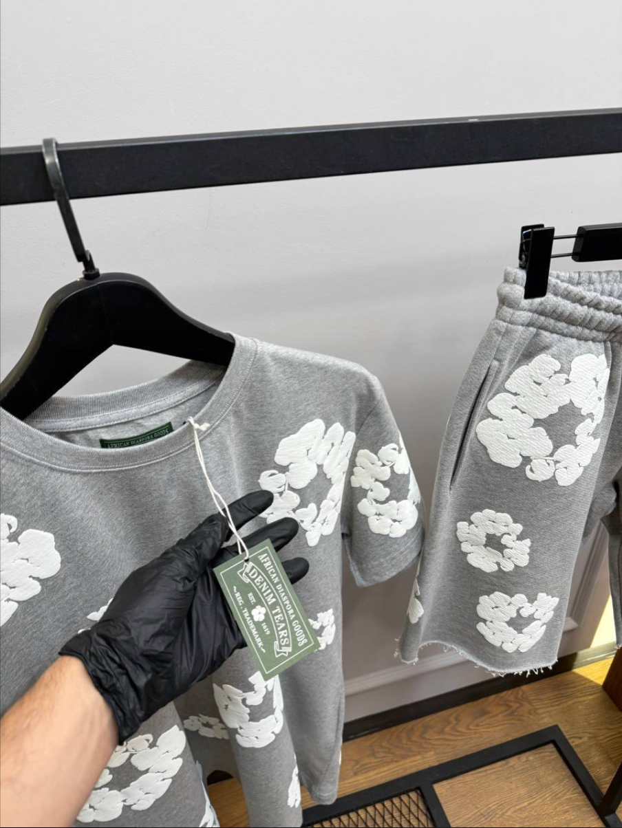 Gray Flower Print T-Shirt & Shorts Set