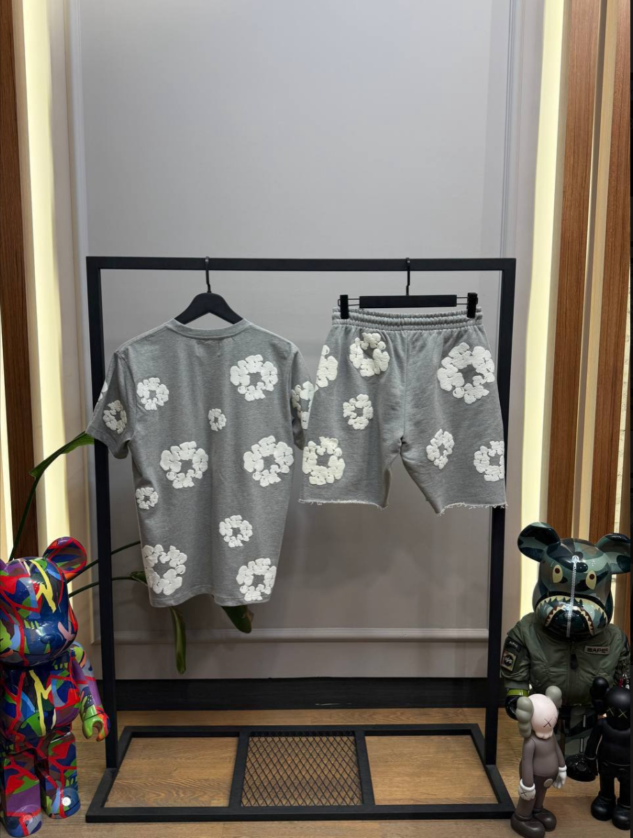 Gray Flower Print T-Shirt & Shorts Set