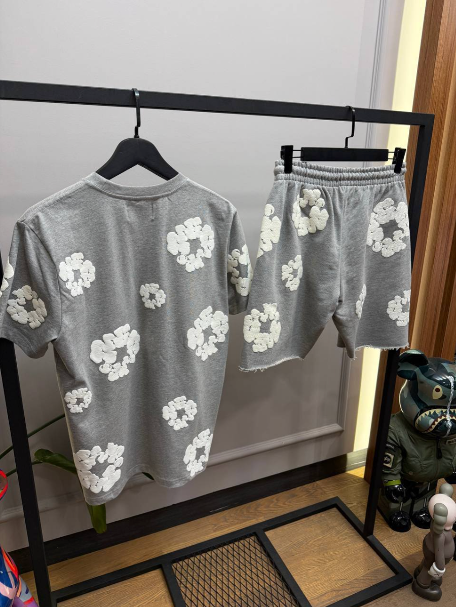Gray Flower Print T-Shirt & Shorts Set