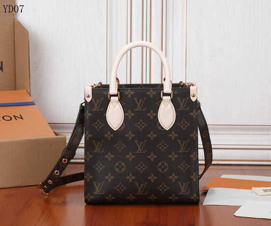 Monogram Sac Plat BB