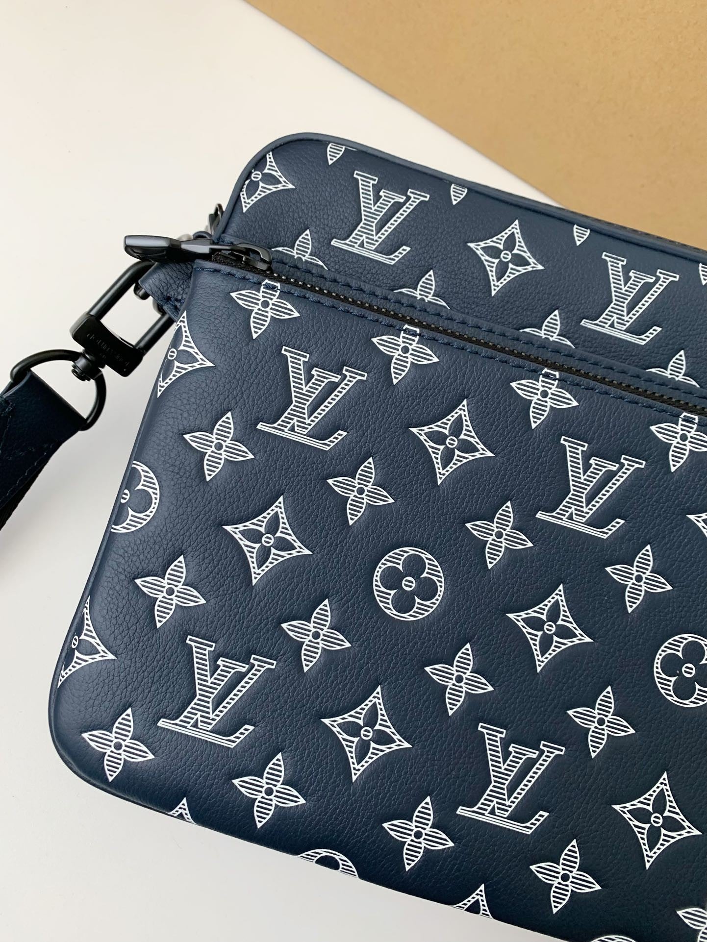 Trio Messenger Bag
