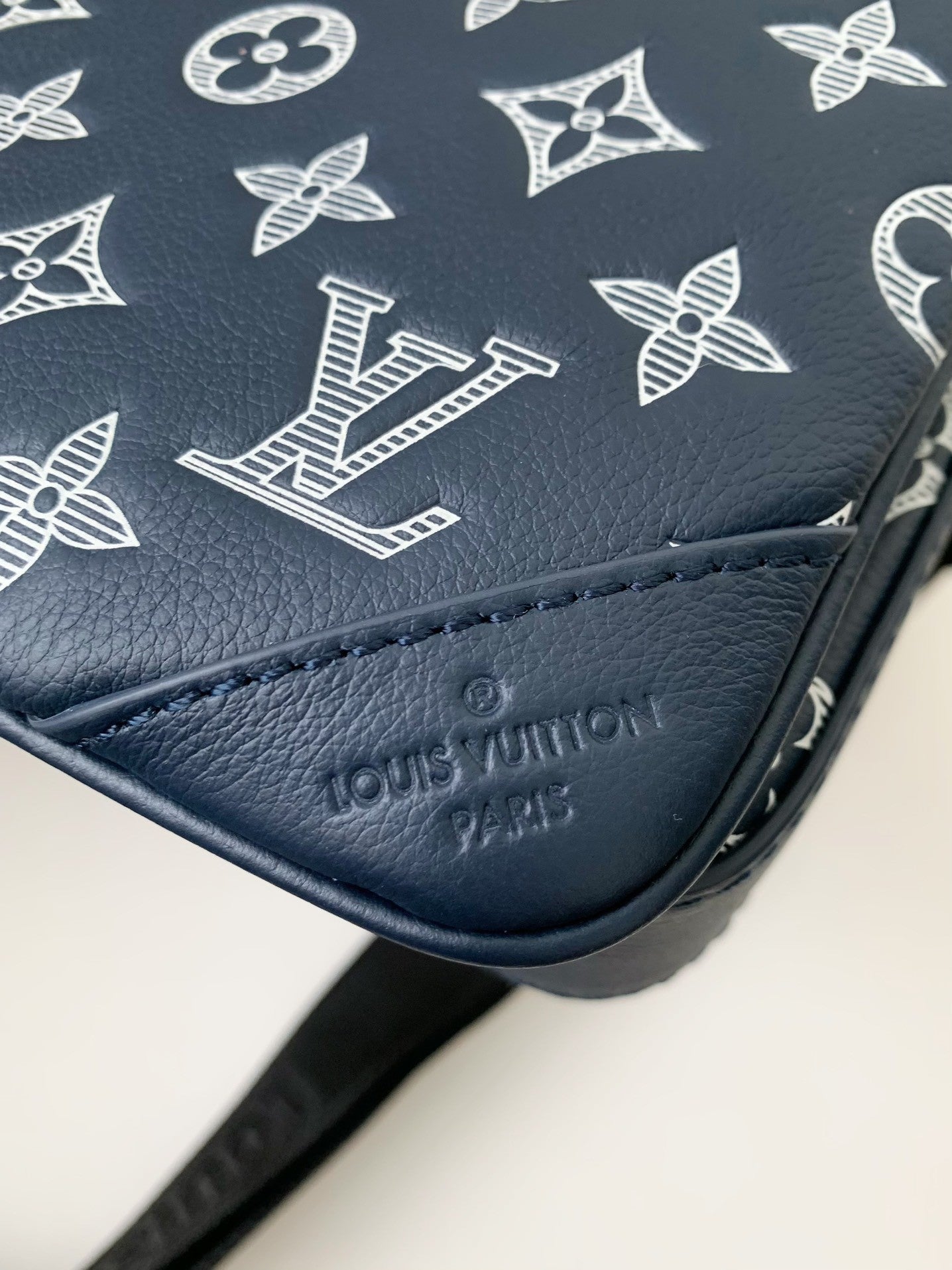 Trio Messenger Bag