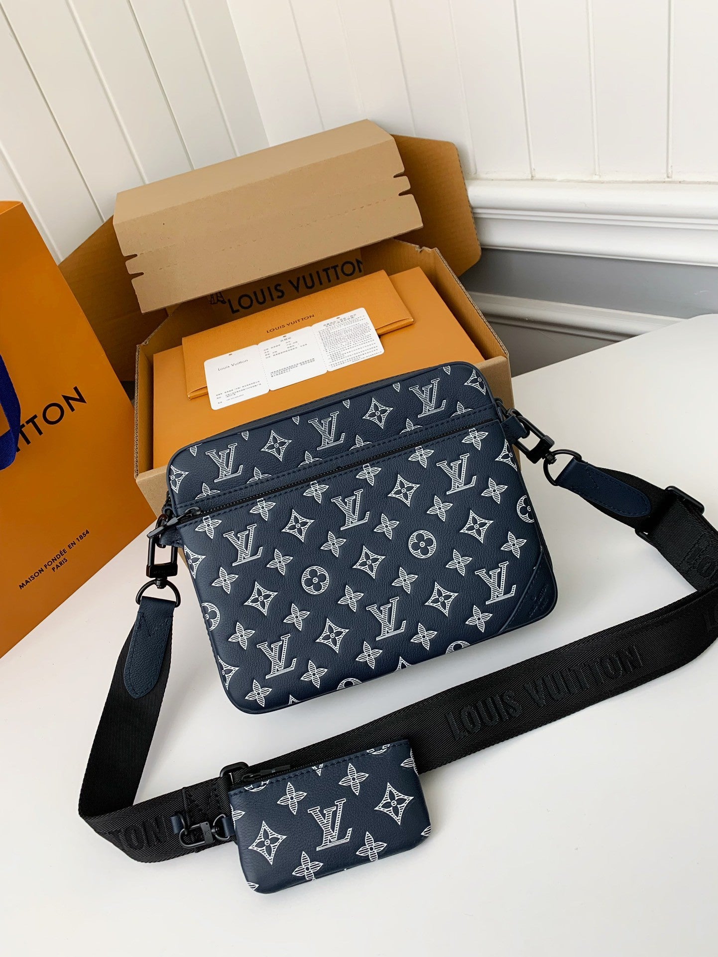 Trio Messenger Bag