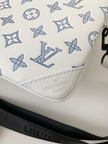 Trio Messenger Bag