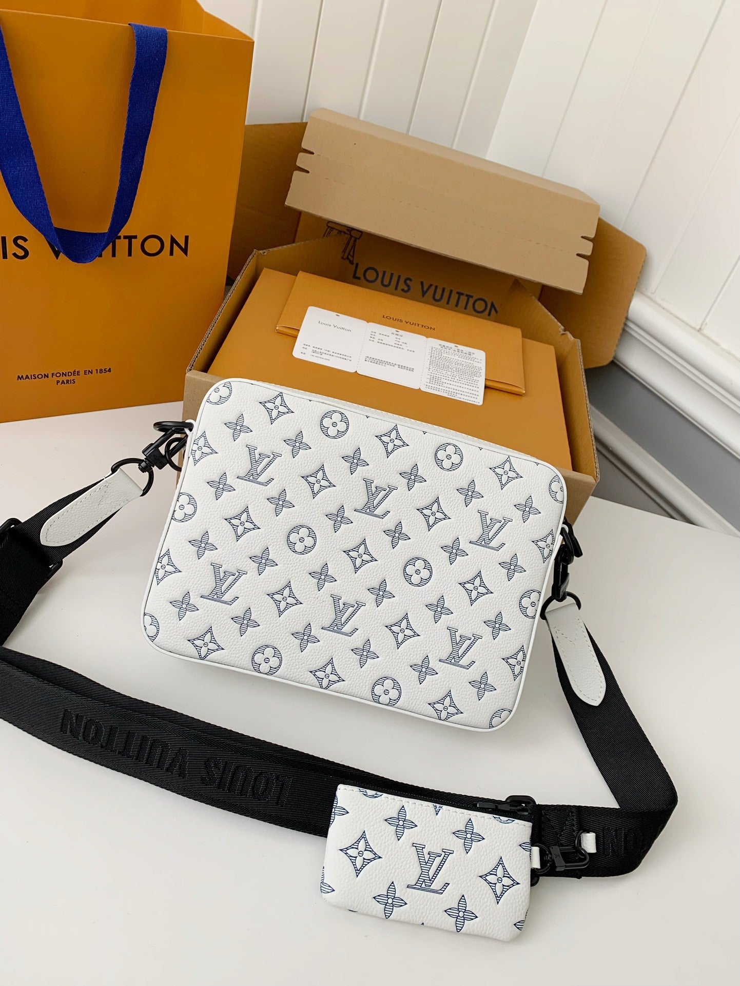 Trio Messenger Bag