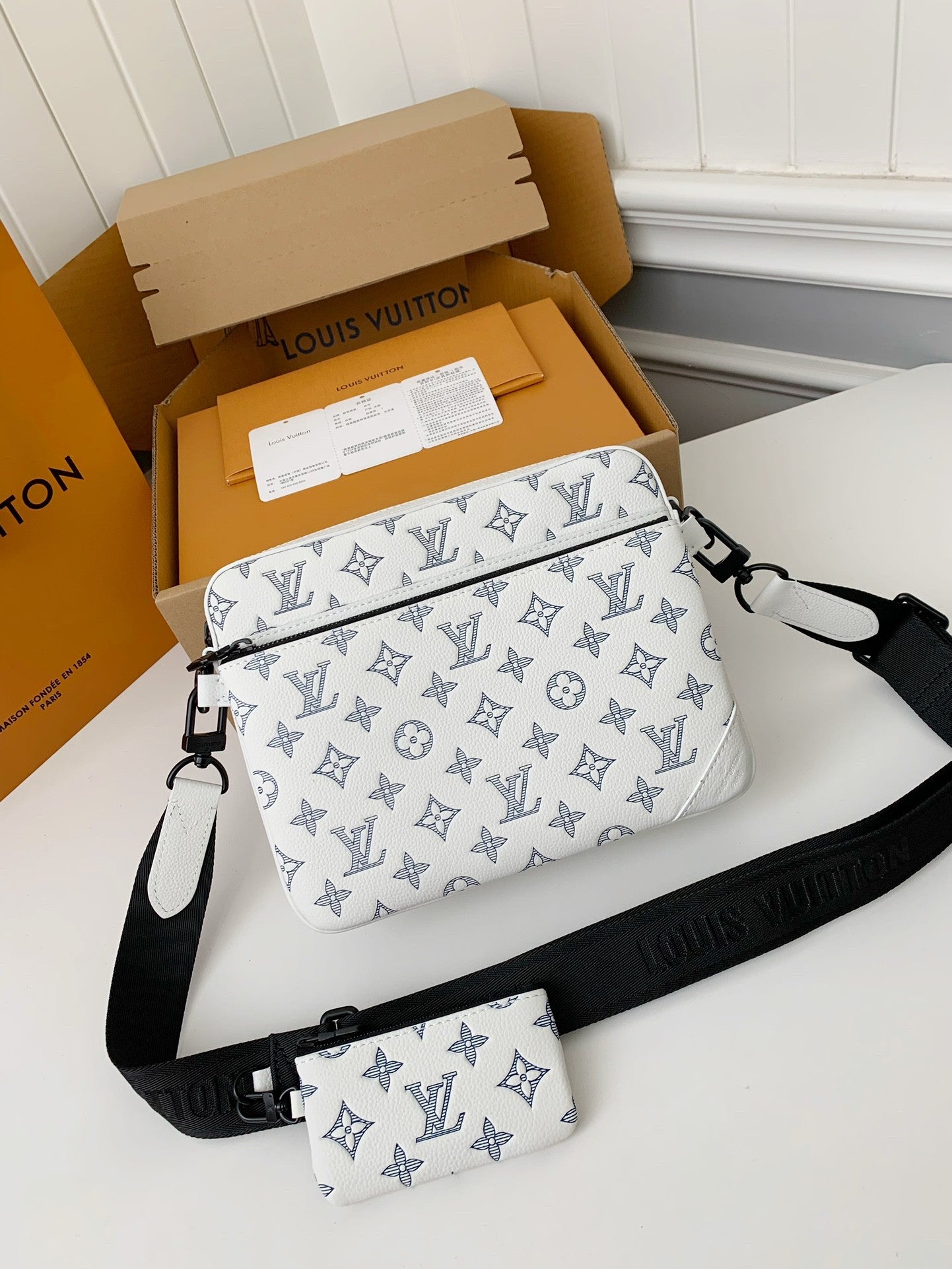 Trio Messenger Bag