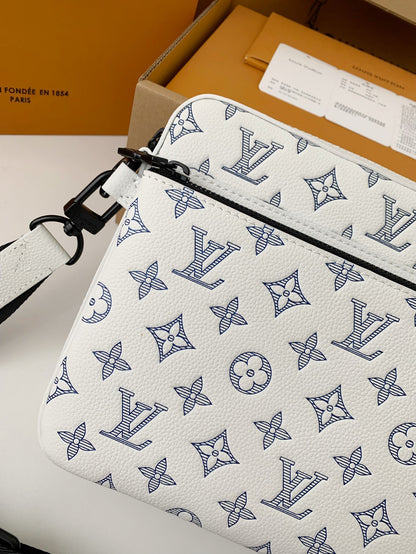 Trio Messenger Bag