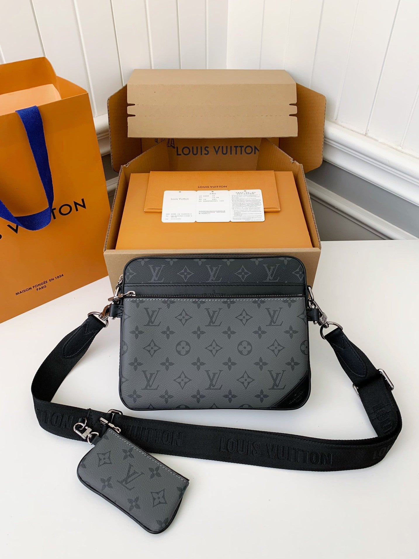Trio Messenger Bag