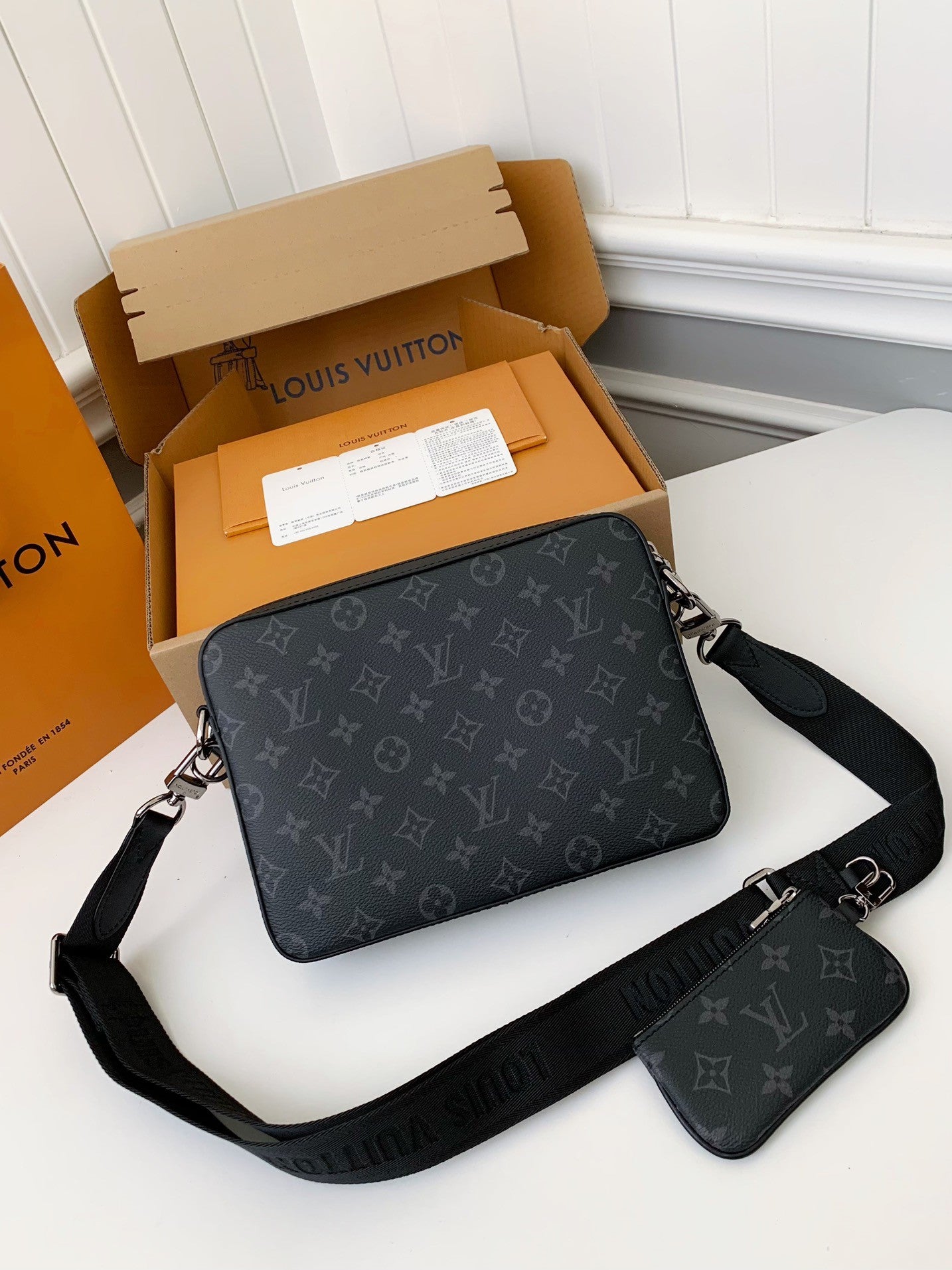 Trio Messenger Bag