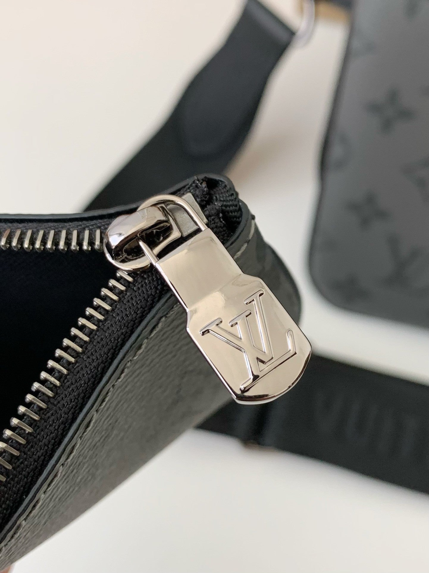 Trio Messenger Bag