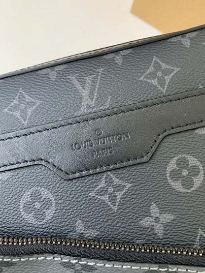 Trio Messenger Bag