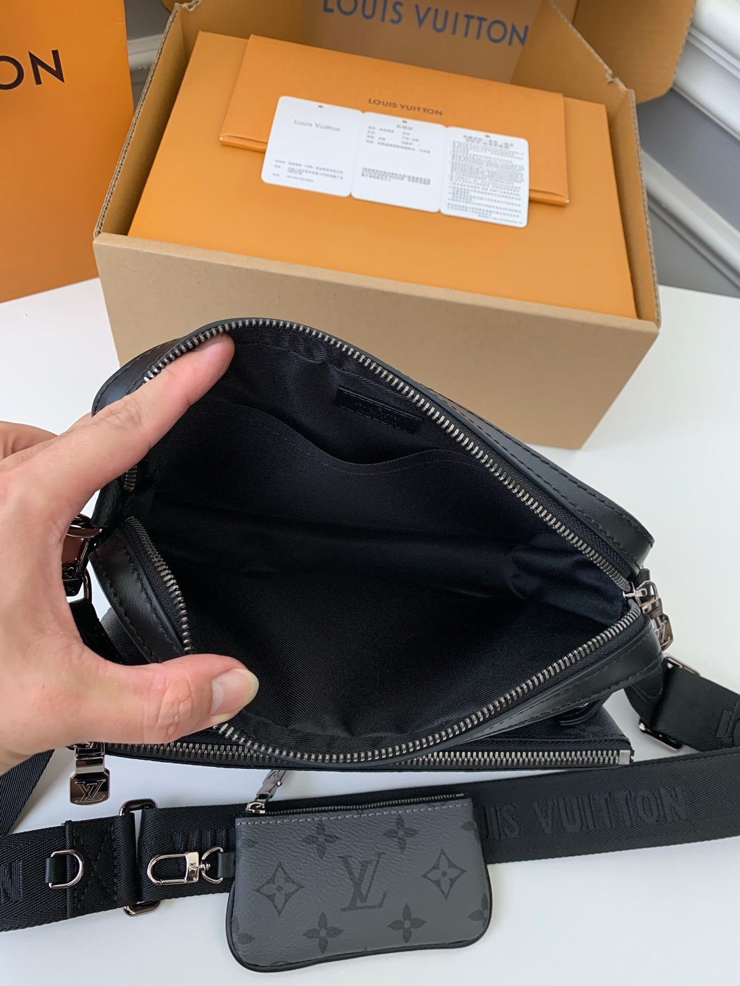 Trio Messenger Bag