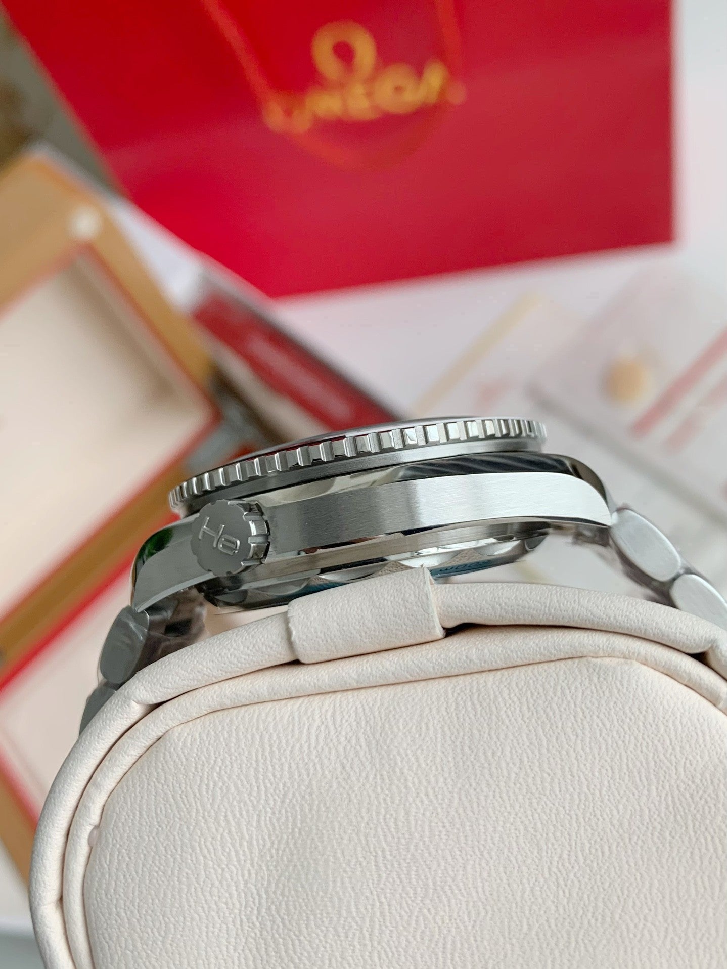 Seamaster Planet Ocean 600M GMT – Black & White Bezel Edition, 43.5mm