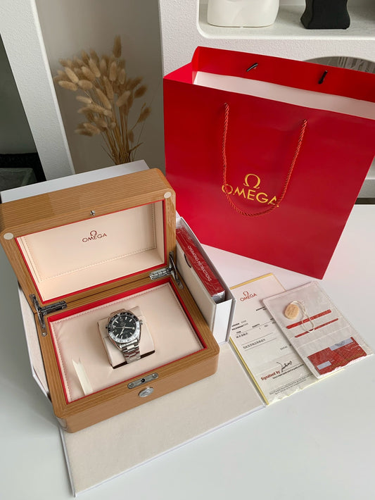 Seamaster Planet Ocean 600M GMT – Black & White Bezel Edition, 43.5mm