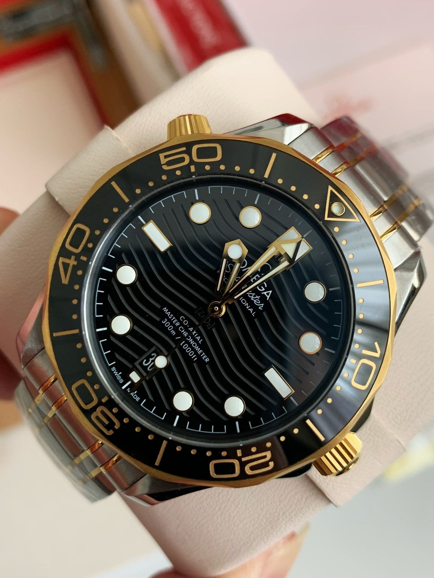 Seamaster Diver 300M – Two-Tone Gold & Steel, Black Wave Dial, Co-Axial Master Chronometer, 43.5mm