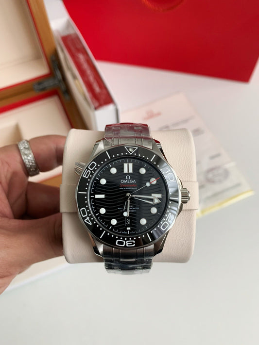 Seamaster Diver 300M – Black Ceramic Bezel, Wave Dial, Co-Axial Master Chronometer, 43.5mm