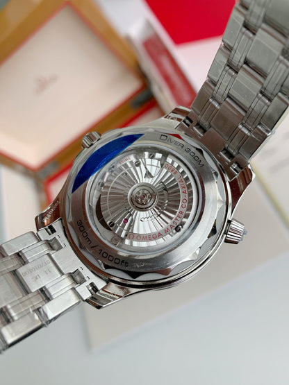 Seamaster Diver 300M – Black Ceramic Bezel, Wave Dial, Co-Axial Master Chronometer, 43.5mm