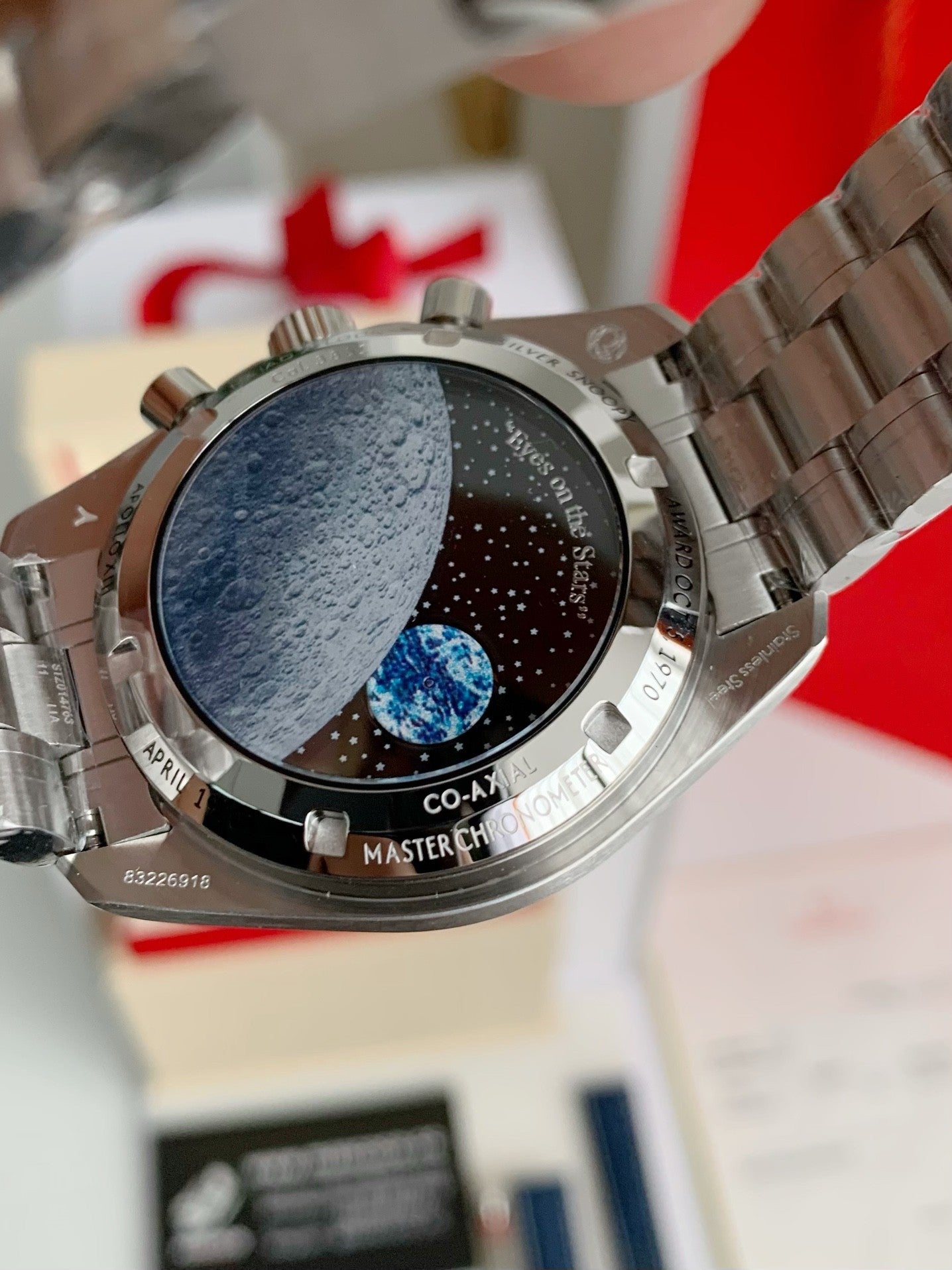 Speedmaster Snoopy Award 50th Anniversary – 42mm Chronograph, White Dial, Stainless Steel Bracelet
