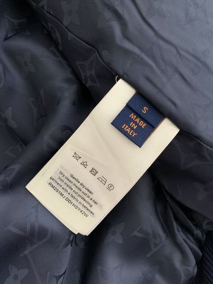 Embossed Logo Fleece Jacket – Navy Blue Zip-Up Style
