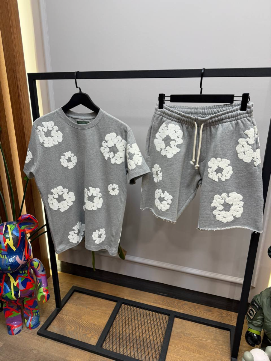 Gray Flower Print T-Shirt & Shorts Set