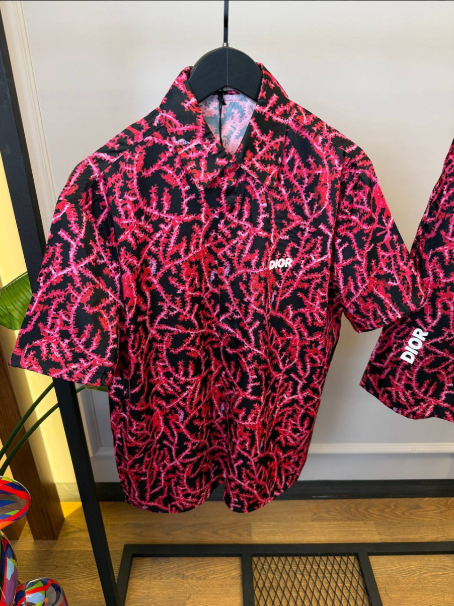 Italic Short Sleeved Black and Red Shirt Set