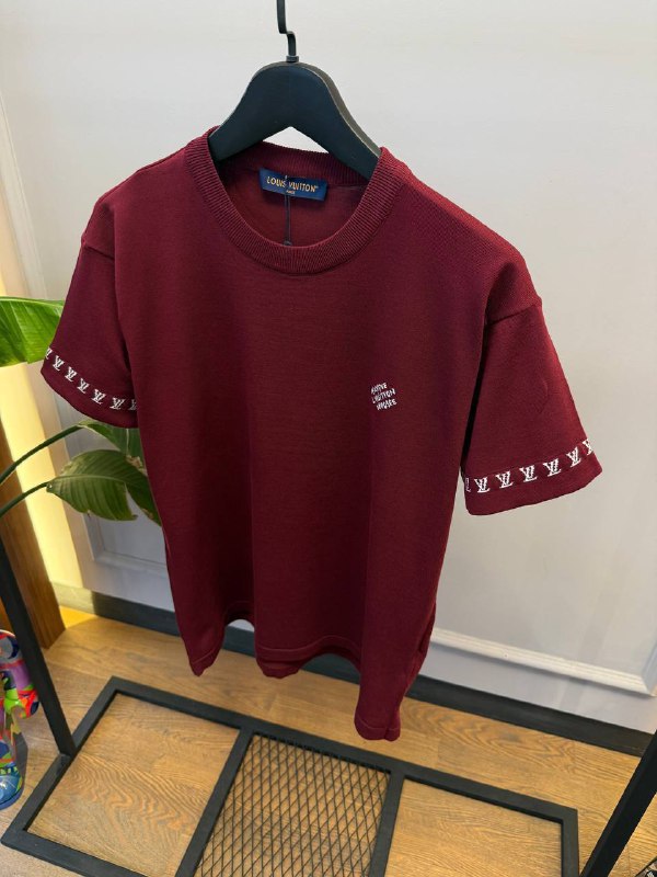 Signature Short-Sleeved Crewneck