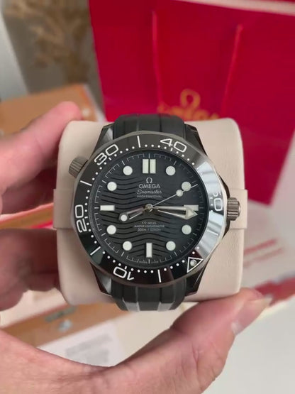 Seamaster Diver 300M – Black Ceramic Bezel, Wave Dial, Co-Axial Master Chronometer, 43.5mm
