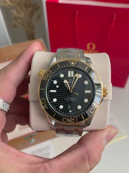 Seamaster Diver 300M – Two-Tone Gold & Steel, Black Wave Dial, Co-Axial Master Chronometer, 43.5mm